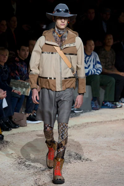 Look 23
